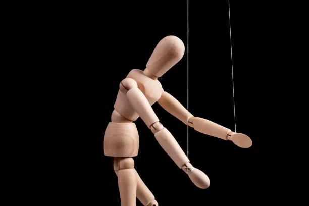 La manipulación en la comunicación interpersonal. Manipulación y comunicación. Lenguaje y manipulación. ¿Cómo no ser manipulados?
