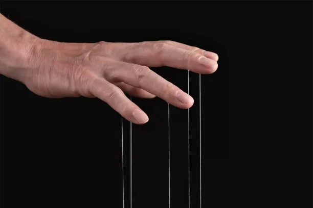 La manipulación en la comunicación interpersonal. Manipulación y comunicación. Lenguaje y manipulación. ¿Cómo no ser manipulados?